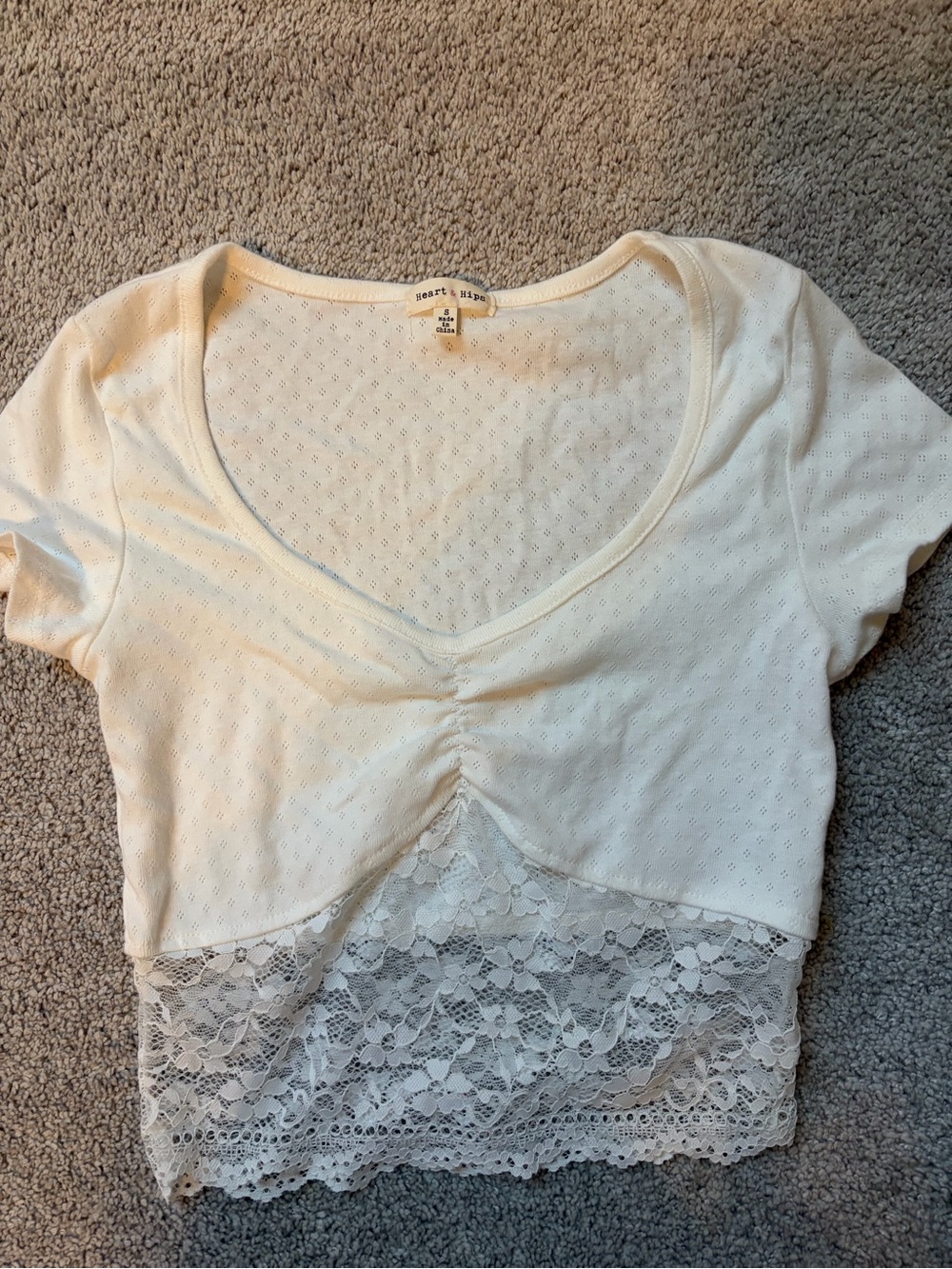 Heart Hips Cream V-Neck Lace Hem Cropped Tee